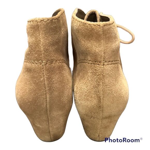 Nine West Joeyo Size 7 Wedge Tan Booties - Picture 2 of 8